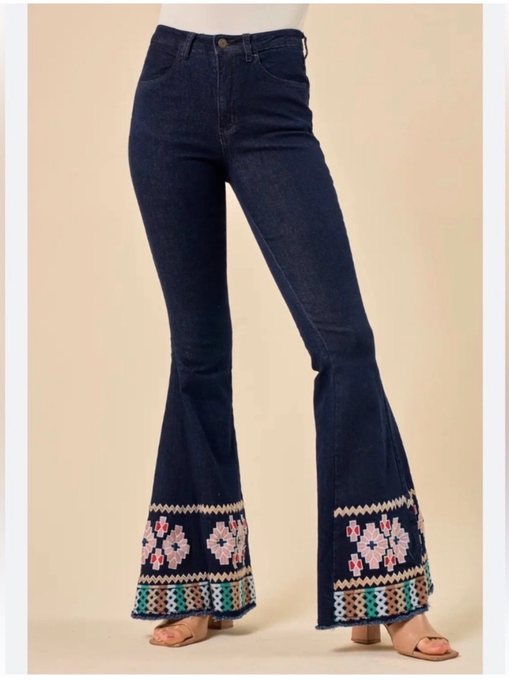 Saints & Hearts Bell Tribal Flare Embroidered Jeans Dark wash NWT Small Boho